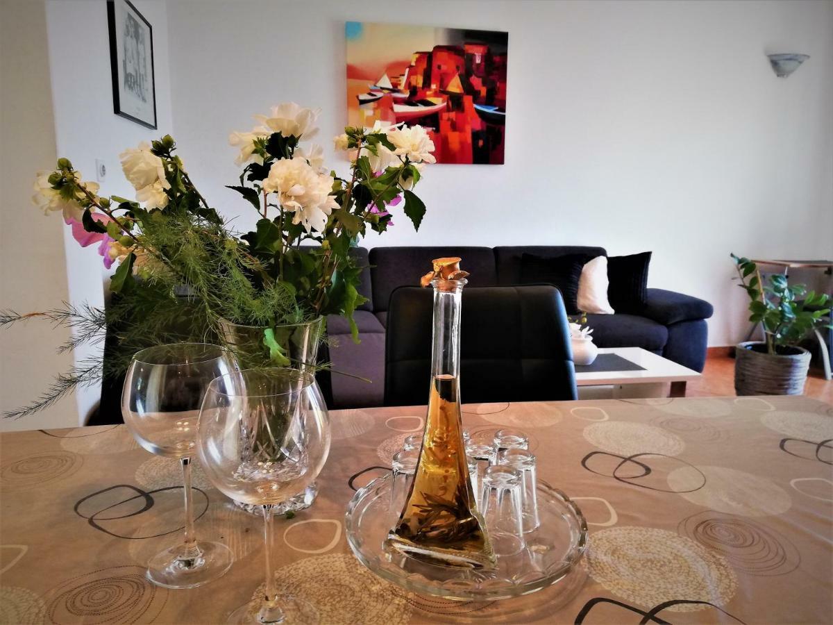 Apartments & Rooms Milena Vodice Ngoại thất bức ảnh
